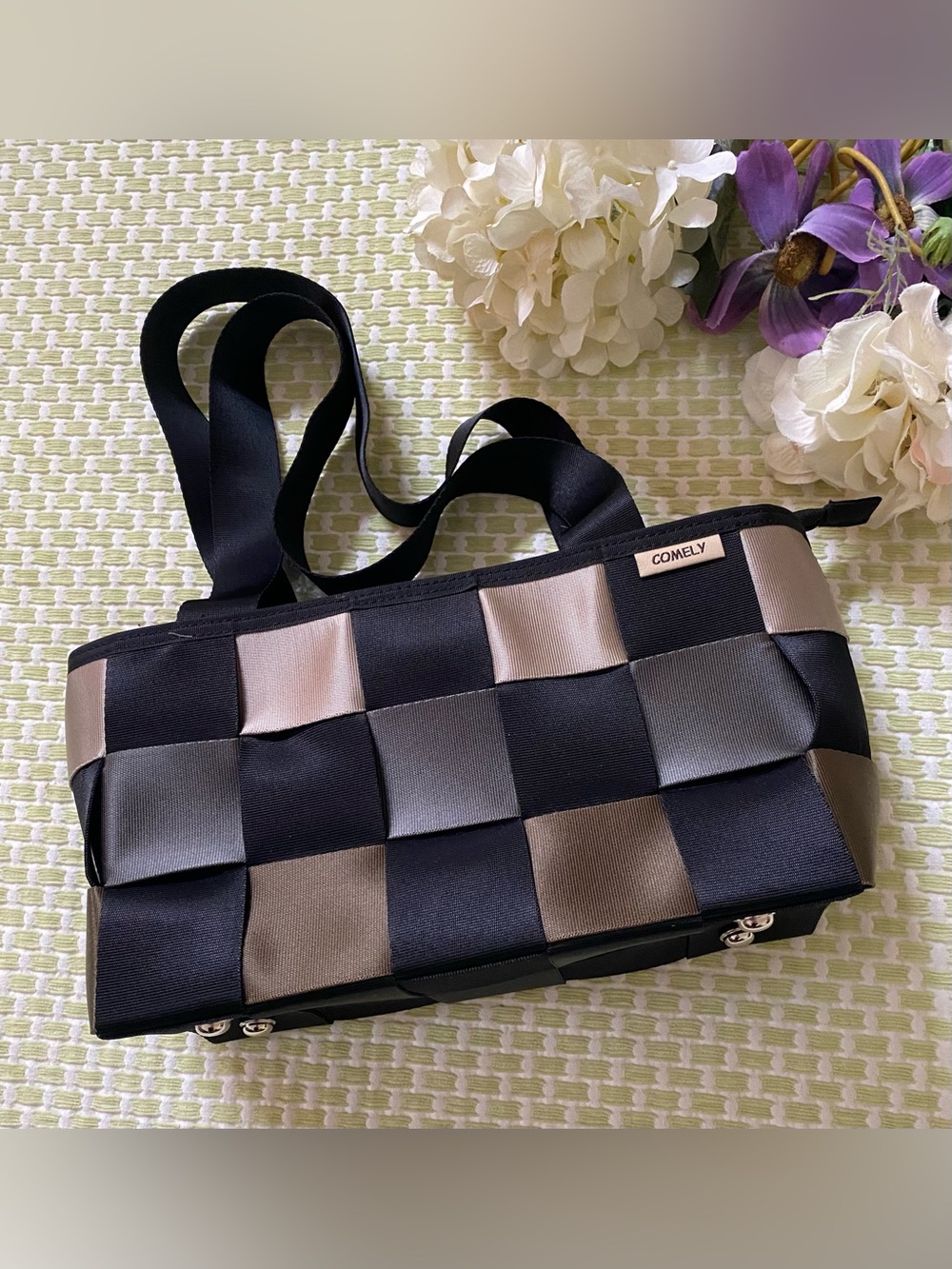 🦋Comely Woven Seatbelt Satin Purse🦋